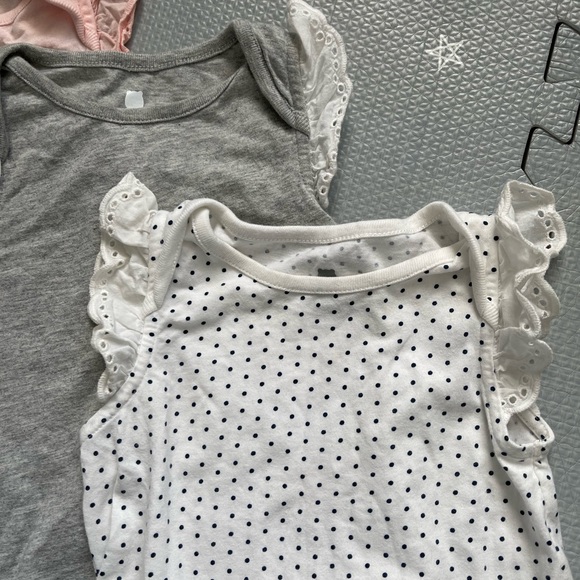 BOGO Gap - Sleeveless Bodysuit Trio, 12-18 months - Picture 3 of 6